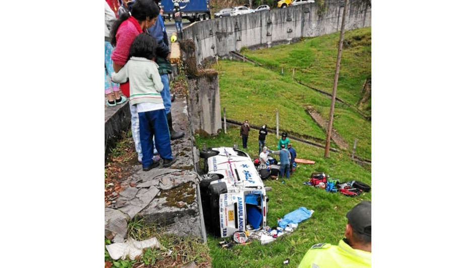 Accidente de ambulancia en Sabinas (Manizales), deja una persona muerta y dos heridas