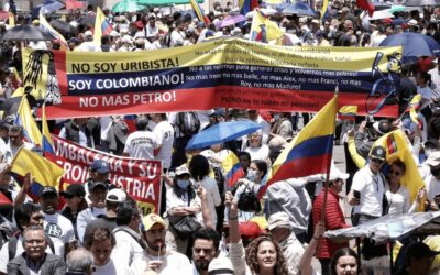 Manizales se une a las protestas en contra de Gustavo Petro.